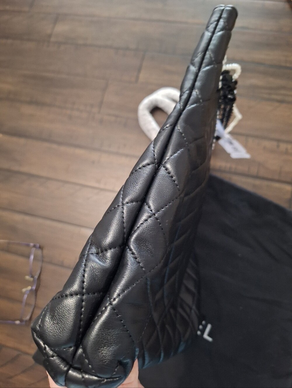 Beautiful Soft Black Bag - Picture 3 of 6